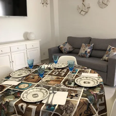 New Exclusive Beach House Cunit